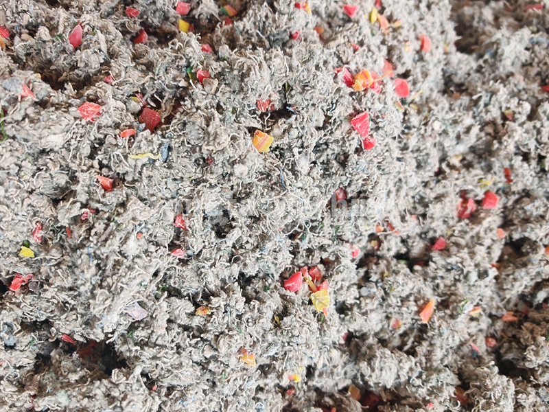 Yongte stel innoverende WPC-dekmasjien bekend wat afvalklere in ekovriendelike boumateriaal omskep