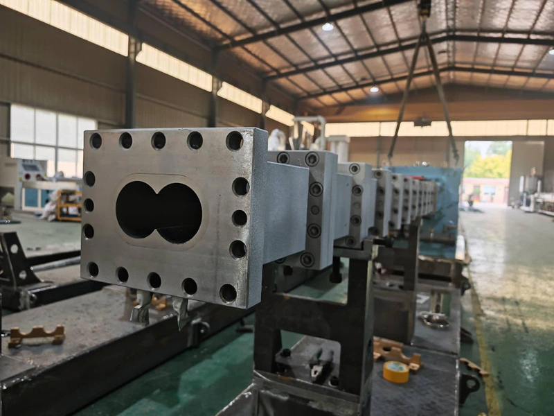 WPC-korrelmasjien in produksie vir die Europese mark