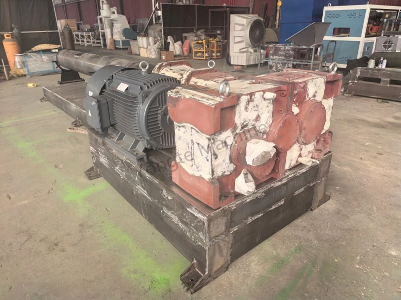 Assembly of High-efficiency Parallel Twin-screw Extruders for Recycling Plastic Film Wastage