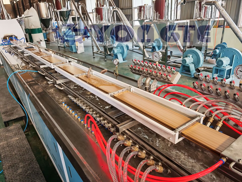 Wêreldwye vraag na vlamvertragende vloere word warm; Yongte Plastics Masjinerie brei uit na oorsese markte