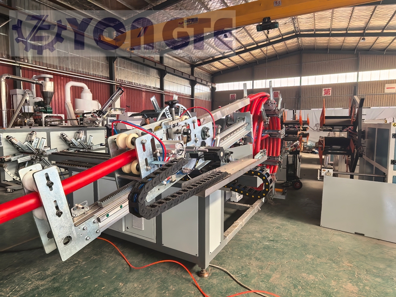 Yongte Plastics Machinery se self-ontwikkelde wikkelmasjien los die kronkeldilemma vir PE-pype met groot deursnee op