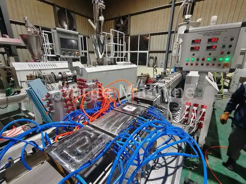 calibrators of Plastic lumber extruder