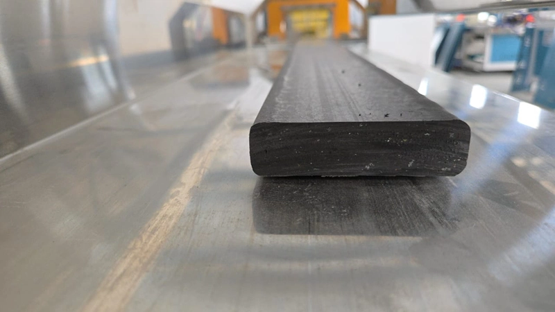 Masjien vir die maak van plastiekhoutpaneel