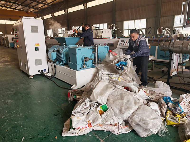 Yongte Pasgemaakte Plastiek Afval Herwinning & Upcycling oplossing vir Afrikaanse kliënt